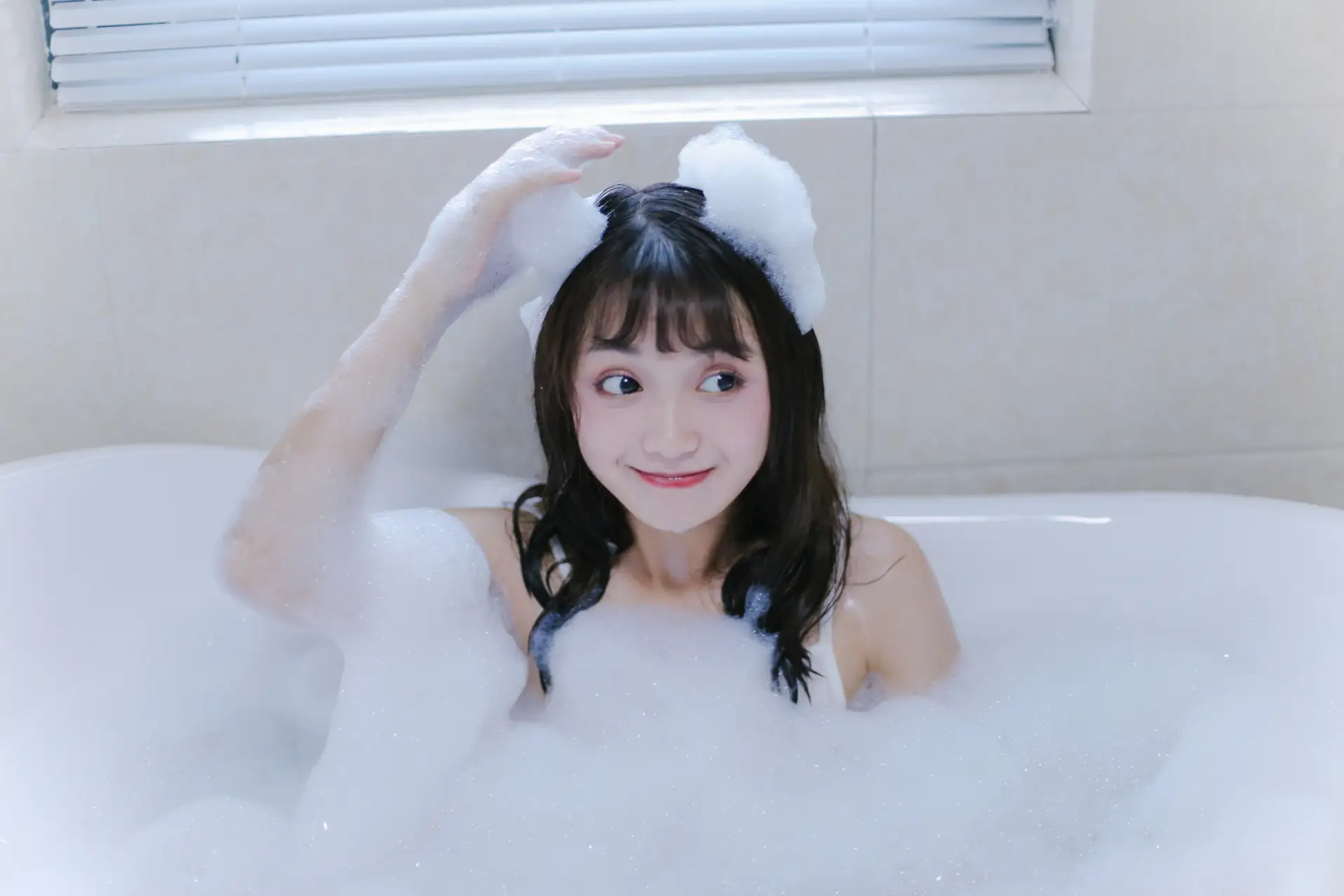 [YITUYU] 2022.08.25 Vol.1788 – Milk Bubble Bath a fish tail#[27P]-21